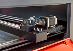 Gravírovací a rezací CO<sub>2</sub> laser Numco C 1290